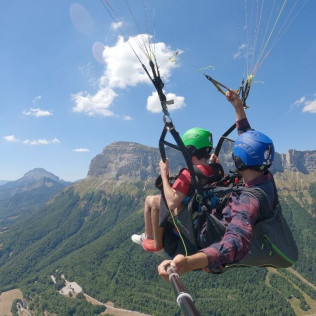 Baptême de Parapente “Prestige” sur le Plateau des Petites Roches (Saint-Hilaire-du-Touvet, Isère - 38)
