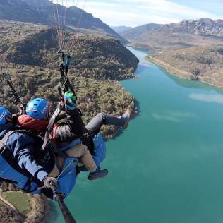 Vol en Parapente et Séjour Romantique avec Balneario en Panticosa (Huesca, Espagne)