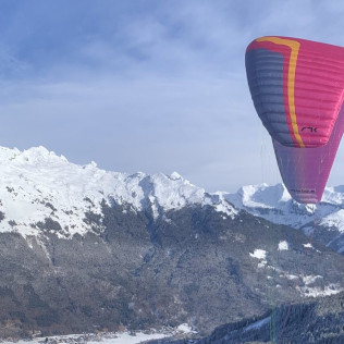 Vol Hiver en Parapente au-dessus des Massifs Enneigés (Samoëns, Haute-Savoie - 74)