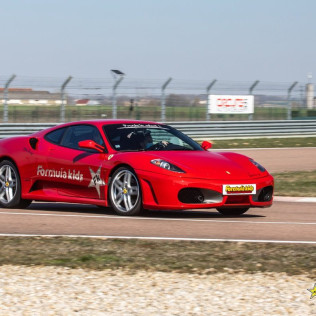 OFFRE EXCLUSIVE ALADINIA : Stage de Pilotage Ferrari F430 pour Enfants (12 circuits) 