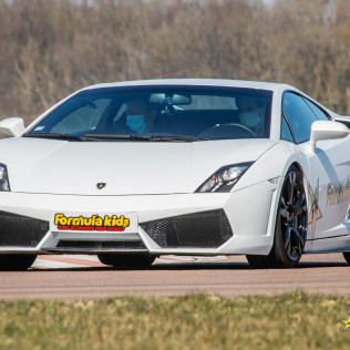 OFFRE EXCLUSIVE ALADINIA : Stage de Pilotage Lamborghini Gallardo LP560 pour Enfants (12 circuits) 