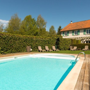 Séjour en Roulotte avec Dîner à l'Hôtel-Restaurant Auberge La Tomette (Vitrac, Cantal - 15)