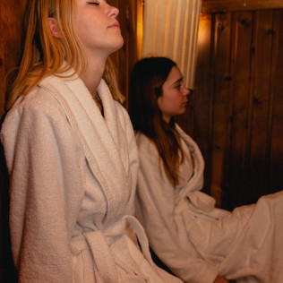 Coffret Romantique Séjour avec Piscine et Sauna à la Résidence Tulip Inn (Honfleur, Calvados - 14)