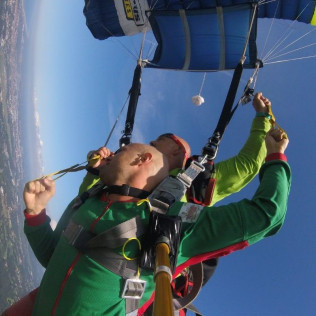 Saut en Parachute Tandem (Biarritz, Pyrénées-Atlantiques- 64)