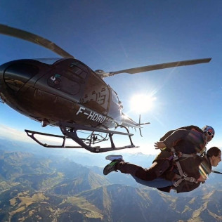 Saut en Parachute Tandem avec Option Photos et Vidéos à Megève ou Morzine (Viuz en Sallaz, Haute-Savoie - 74)