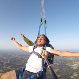 Saut en Parachute en Vendée avec Photos et Vidéos (2 zones de saut)