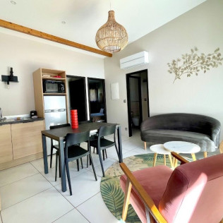 Séjour en Gîte avec Spa Privatif et Menu Traiteur complet au Domaine Le Vaxergues (Saint-Affrique, Aveyron- 12)