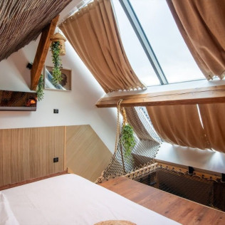 Séjour en Suite “La Paillotte” avec Spa Privatif chez L’Odyssée Inattendue (Etaing, Hauts-de-France - 62)