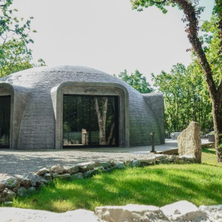 Séjour en Logement Insolite : Nuit dans un Dôme avec Champagne, Accès Spa Privé et Piscine Chauffée (Chartrier-Ferrière, Corrèze - 19)
