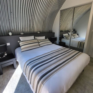 Séjour en Logement Insolite : Nuit dans une Arche Bioclimatique avec Massage, Spa Privé et Piscine Chauffée (Le Vignon-en-Quercy, Lot - 46)