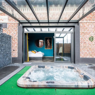 Séjour en Suite “Le Boudoir de Montmartre” avec Spa Privatif chez L’Odyssée Inattendue (Etaing, Pas-de-Calais - 62)
