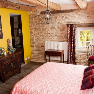 Séjour en Chambre “Mordred” avec Petit-déjeuner, Dîner et Accès au Spa au Manoir Desnachez (Taupont, Morbihan - 56)