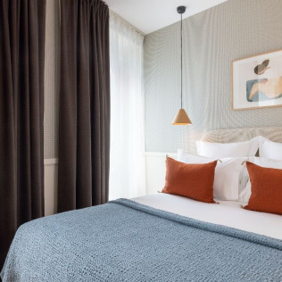 Séjour en Chambre Double avec Petit-déjeuner, Cocktail et Accès Spa Privatif au Petit Oberkampf Hôtel & Spa 4* (Paris, Île-de-France- 75)
