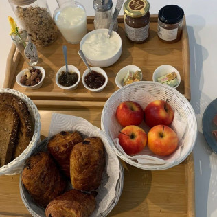 Séjour en Chambre d'Hôtes avec Petit Déjeuner, Spa Privatif, Champagne et Amuse-Bouches à la Bulle d'Eden (Bayonne, Nouvelle-Aquitaine - 64)
