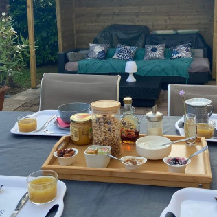 Week-end en Chambre d'Hôtes avec Petit Déjeuner, Spa Privatif, Gourmandises et Massage à la Bulle d'Eden (Bayonne, Nouvelle-Aquitaine - 64)