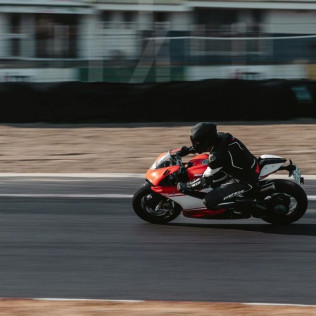 Stage d’Initiation au Pilotage Moto “Super Motard” pour Adultes au Circuit de Guillac (Guillac, Bretagne - 56)