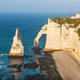 Vol Touristique Privé vers le Mont-Saint-Michel ou les Falaise d'Étretat pour deux (Carpiquet, Calvados - 14)