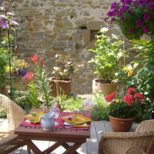 Séjour en Chambre d’Hôtes dans le Sud de la France avec Dîner à Les Roses Trémières (Saint-André-de-Rosans, Hautes Alpes - 05)