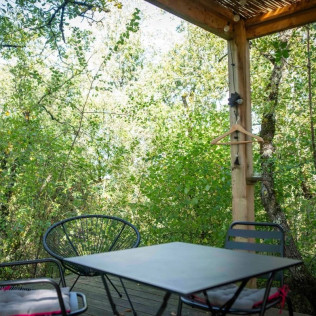 Séjour en Logement Insolite : Nuit en Tiny House avec Petit-déjeuner et Spa Privatif au domaine Cœur de Bull (Cahuzac-sur-Vère, Occitanie - 81)