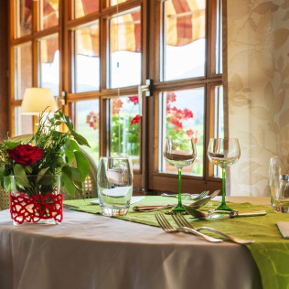 Séjour de 2 Nuits avec Spa, Dégustation de Vins et Dîner à l'Hôtel Restaurant Munsch (Saint-Hippolyte, Haut-Rhin - 68)