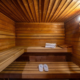 Weekend Bien-être de 2 Nuits avec Petit-déjeuner, Accès Spa, Dîner et Sauna Privé au Domaine du Limonay 4* (Saint-Méloir-des-Ondes, Bretagne - 35)