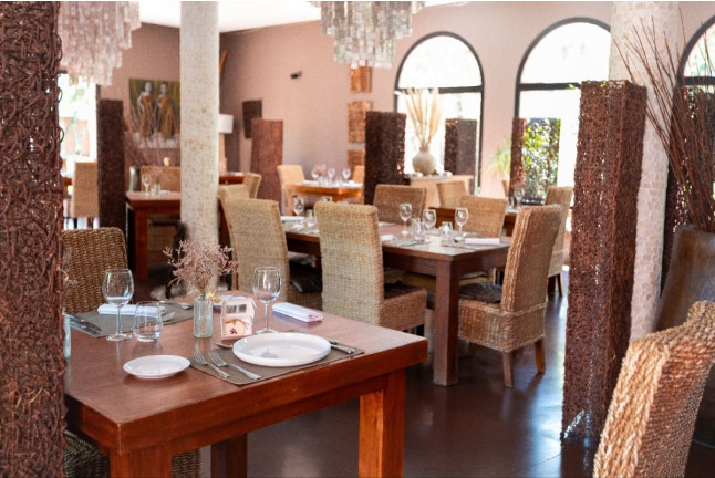 Séjour Romantique "J'ai fait un rêve" avec Petit-déjeuner, Dîner, Champagne et Massage au Disini Hôtel-Restaurant 4* (Castries, Hérault - 34)
