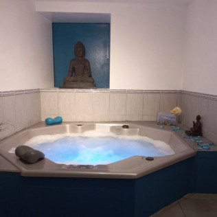 Jacuzzi et Massage au Choix à Look Beauté (Saint-Hilaire-des-Loges, Vendée - 85)