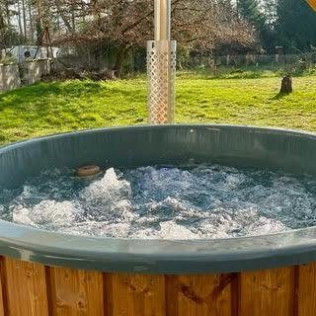 Séjour en Tiny House La Scarabane des Chassaing avec Jacuzzi Privatif (Sassenay, Saône-et-Loire - 71)