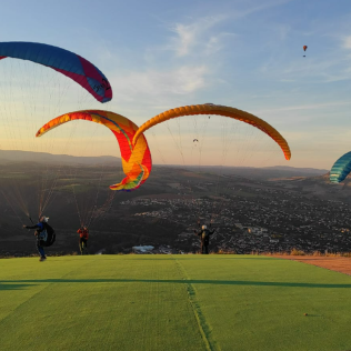 Baptême de Parapente en Biplace : Vol Long Courrier (Millau, Occitanie - 12)