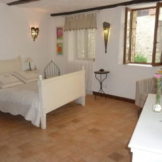 Séjour en Chambre d’Hôtes dans le Sud à Les Roses Trémières (Saint-André-de-Rosans, Hautes Alpes - 05)