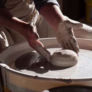 Cours de Tournage de Poterie au Studio Terre et Bien-être (Concarneau, Finistère - 29)