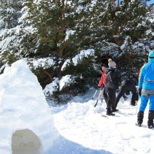 Construction d'Igloo (Formigal, Espagne)