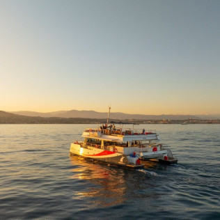 Excursion en Catamaran au Coucher de Soleil (Var / Alpes-Maritimes/ Bouches-du-Rhône)