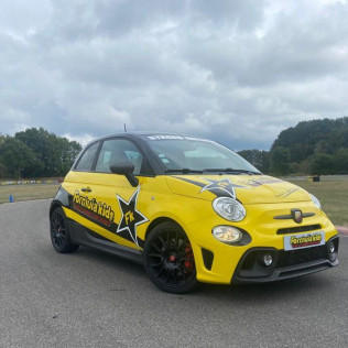 Stage de Pilotage Fiat Abarth 500 Competizione pour Enfants (12 circuits) 