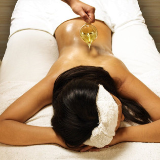 Massage Californien aux Huiles Chaudes Au Spa du Village (Paris, Île-de-France - 75)