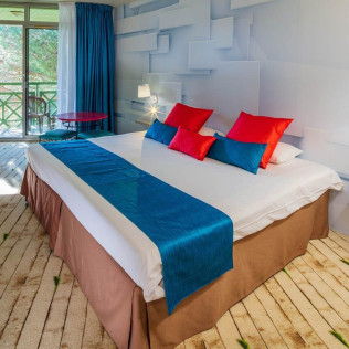 Séjour Gourmandise et Bien-Être avec Diner et Massage à l'Hôtel 4* Garrigae Domaine de l’Esterel (Saint-Raphaël, Var - 83)