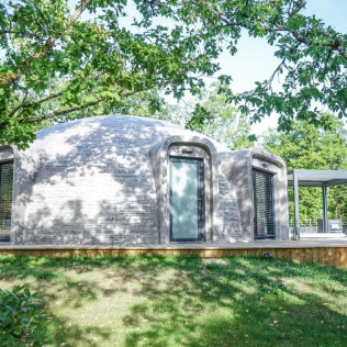 Séjour en Logement Insolite : Nuit dans un Dôme avec Repas, Accès Spa Privé et Piscine Chauffée (Chartrier-Ferrière, Corrèze - 19)