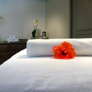 Massage Relaxant Solo à l'Hostellerie du Castellas (Collias, Gard - 30)