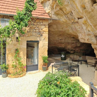 Séjour Insolite : Nuit dans une Ancienne Grange avec Spa Privatif à MilhaRoc (Milhac, Lot - 46)
