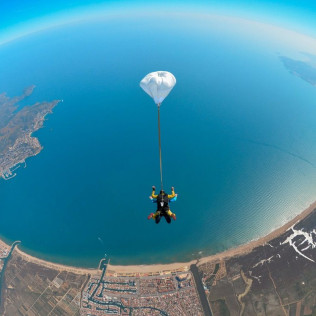 Saut en Parachute avec Vidéo (Empuriabrava, Espagne) - TANDEM TITANIUM
