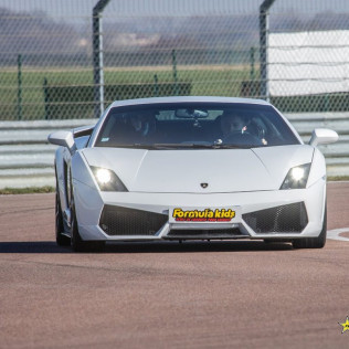 OFFRE EXCLUSIVE ALADINIA : Stage de Pilotage Lamborghini Gallardo LP560 pour Enfants (12 circuits) 