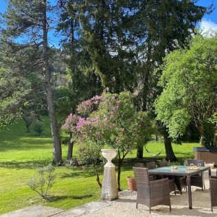 Séjour en Suite “Le Lieu Secret” avec Petit-Déjeuner au Château de Montanges (Montanges, Ain - 01)