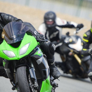 Journée Stage de Pilotage Moto pour Novices sur le Circuit de Magny-Cours (Nièvre - 58)