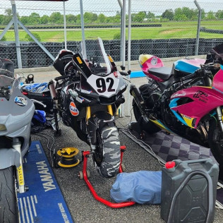 Stage d’Initiation au Pilotage Moto “Super Motard” pour Adultes au Circuit de Guillac (Guillac, Bretagne - 56)