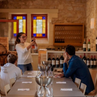 Visite “Privilège” et Dégustation de Vin au Domaine Château de Pressac pour deux (Saint-Étienne-de-Lisse, 33)