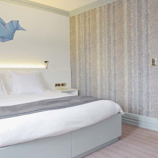 Séjour en Chambre Double Supérieure avec Spa et Menu à l'Hôtel L'Yeuse (Châteaubernard, Nouvelle-Aquitaine - 16) - Offre du mardi au vendredi